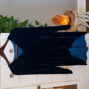 💙💙 Velvety deep blue top